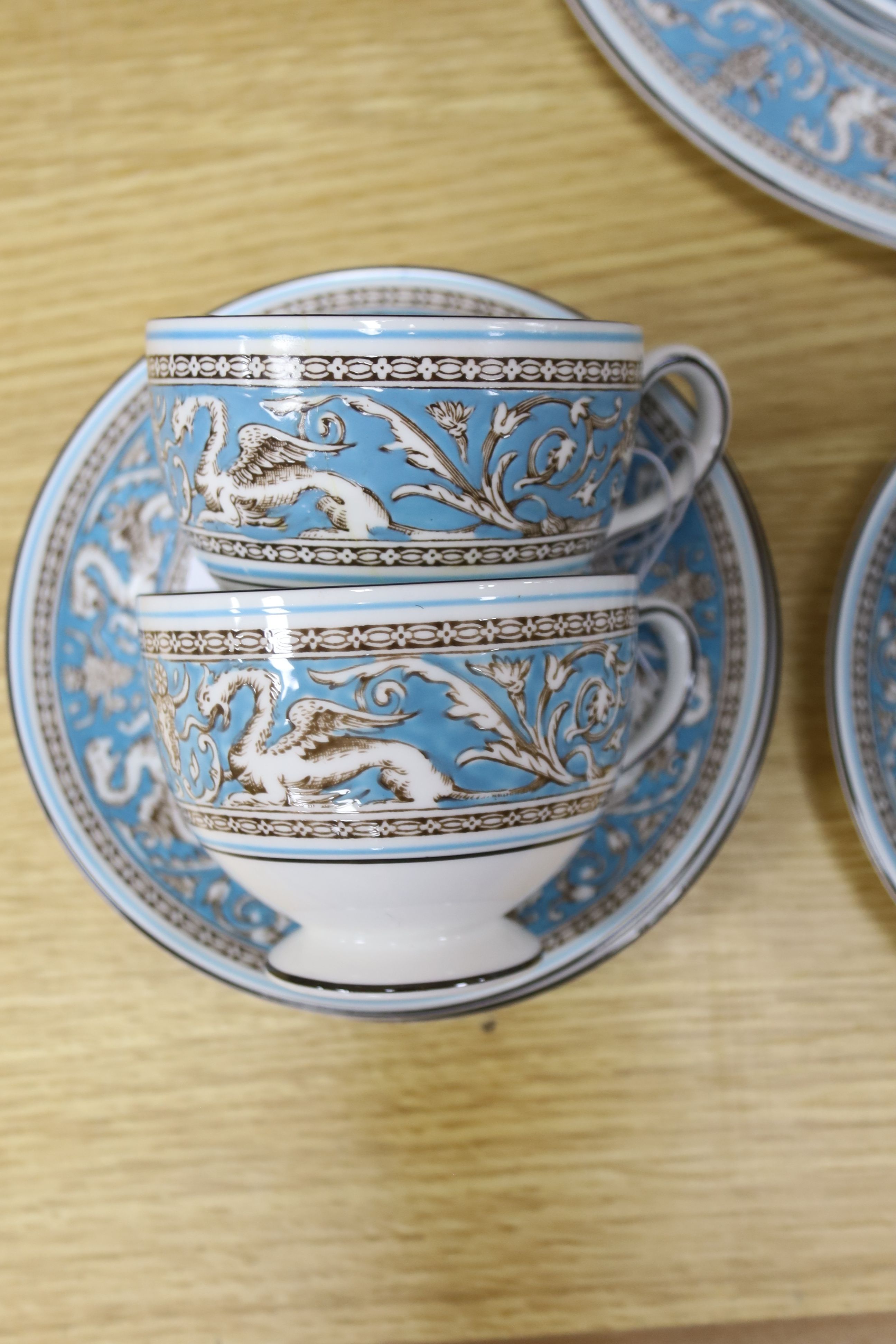 A quantity of Wedgwood Florentine tea and dinner wares, including single dinner plate, six side plates, six cups, six saucers, a milk j